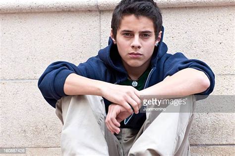 185,351 Young Teen Stock Photos & High